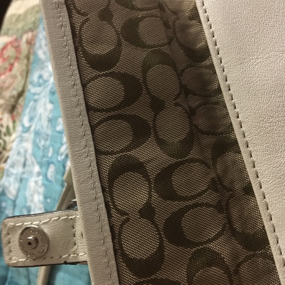 FREE COACH WRISTLET W COACH HANDBAG + DUSTBAG - Picture 6 of 8